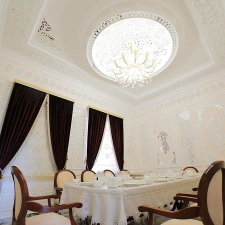 Bravolyuks Hotel 우르겐치 외부 사진