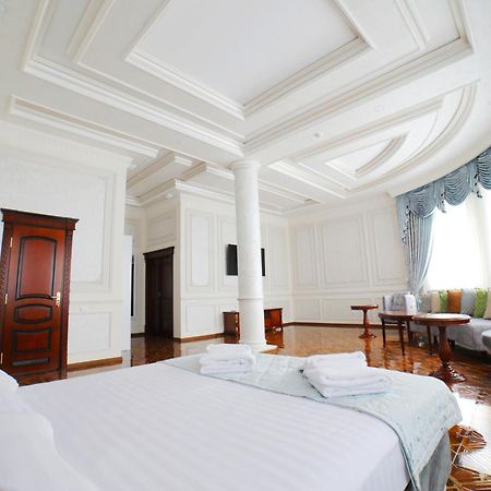 Bravolyuks Hotel 우르겐치 외부 사진