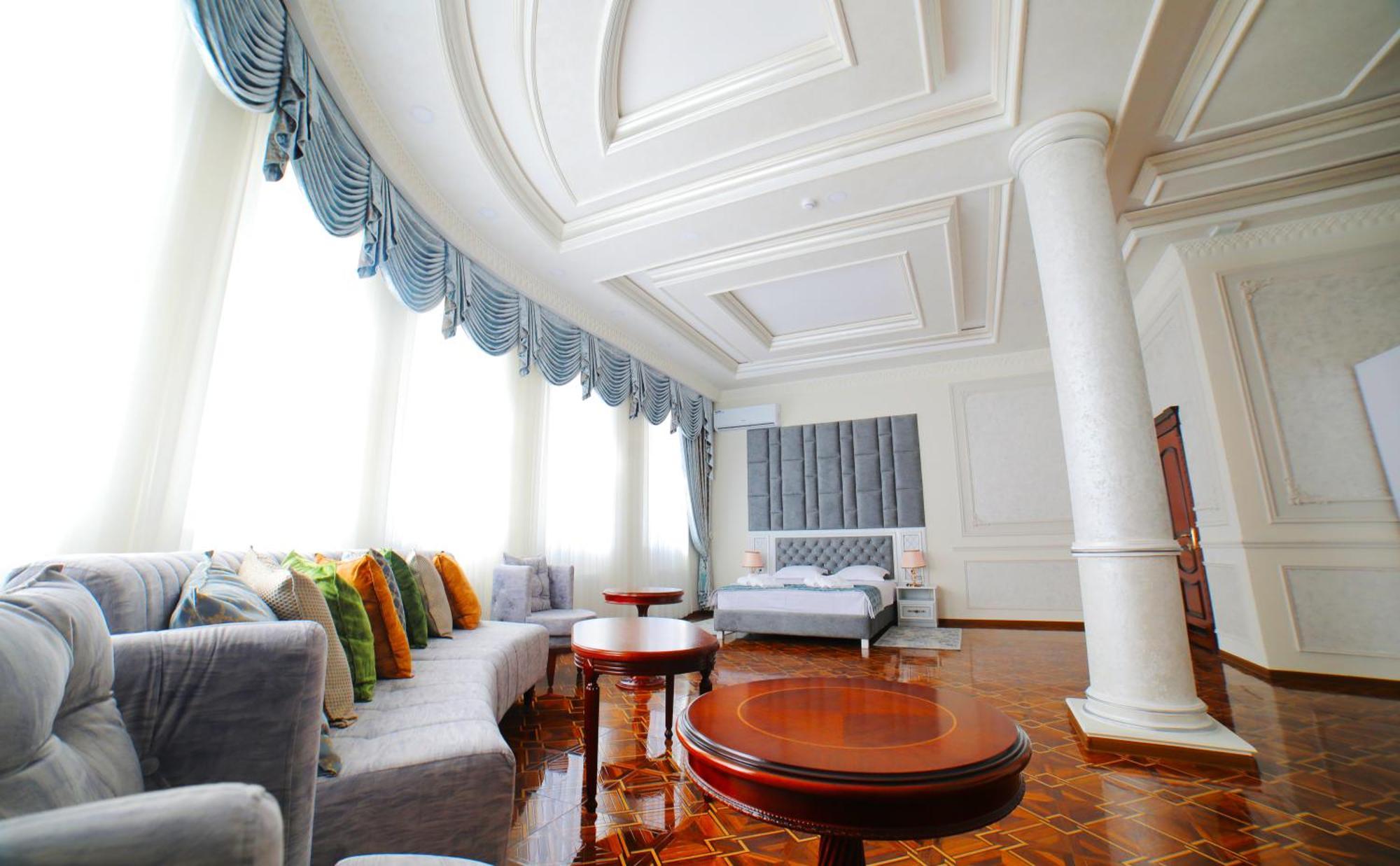 Bravolyuks Hotel 우르겐치 외부 사진