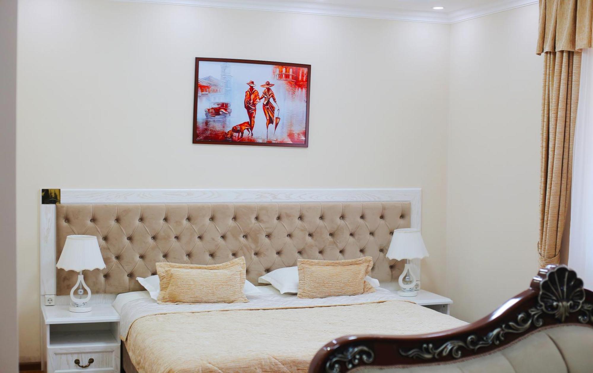 Bravolyuks Hotel 우르겐치 외부 사진
