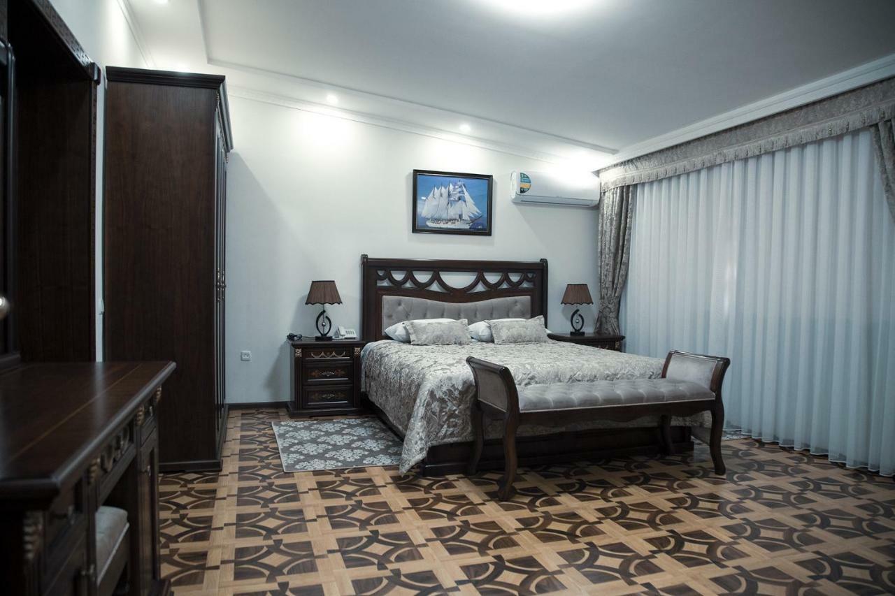Bravolyuks Hotel 우르겐치 외부 사진