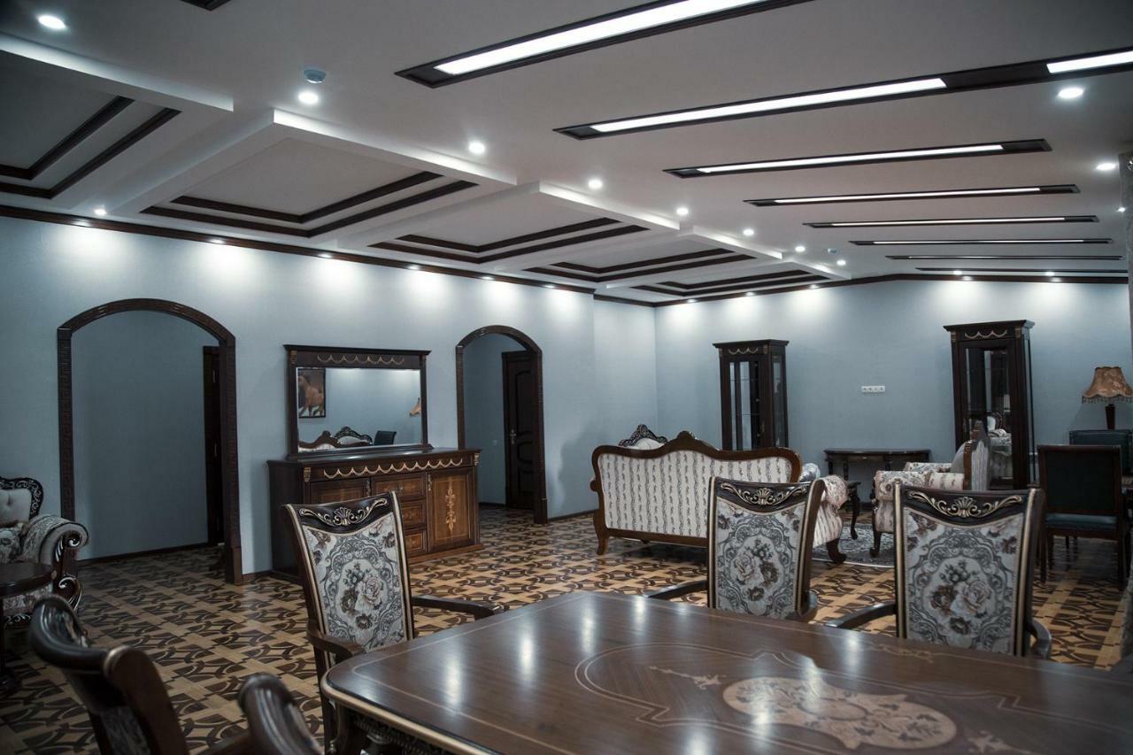 Bravolyuks Hotel 우르겐치 외부 사진