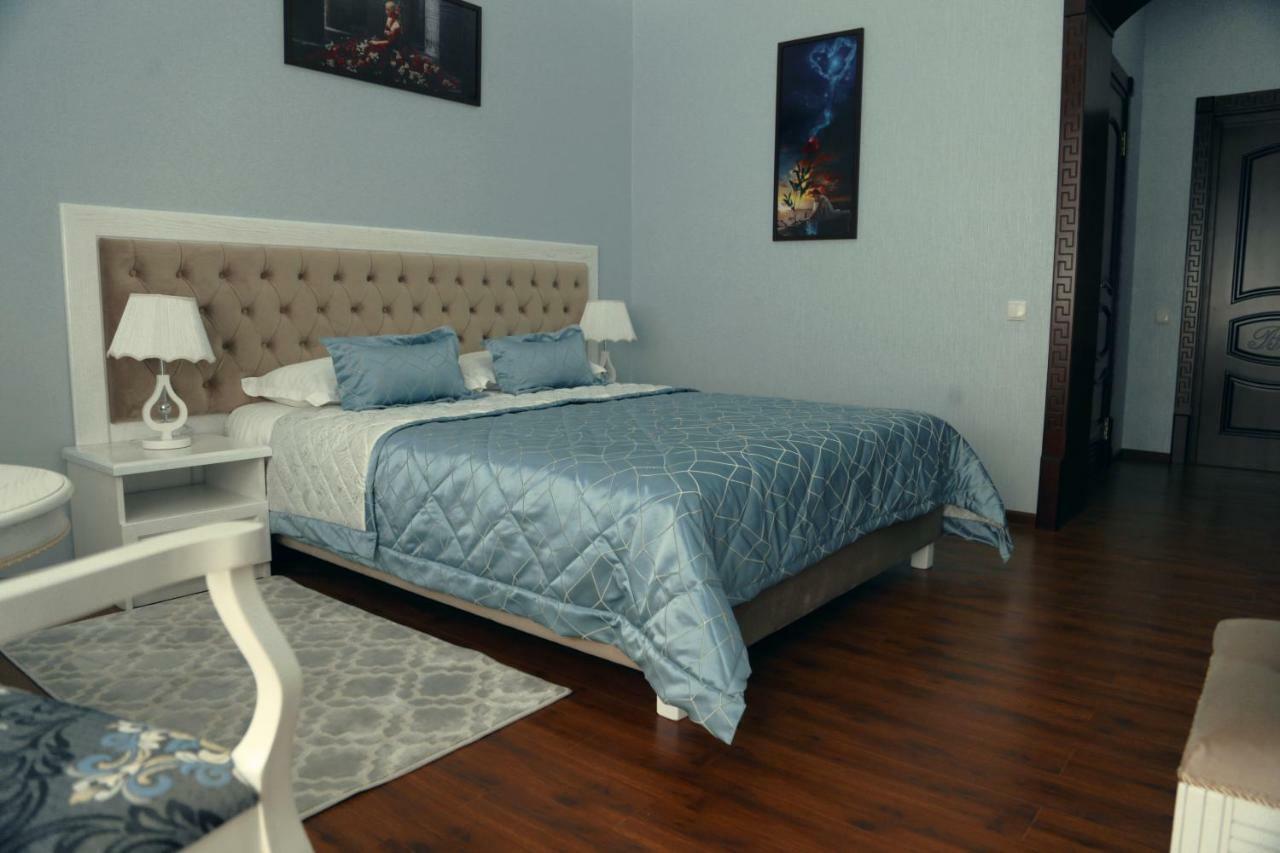 Bravolyuks Hotel 우르겐치 외부 사진