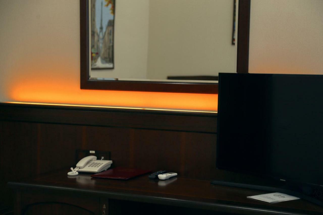 Bravolyuks Hotel 우르겐치 외부 사진