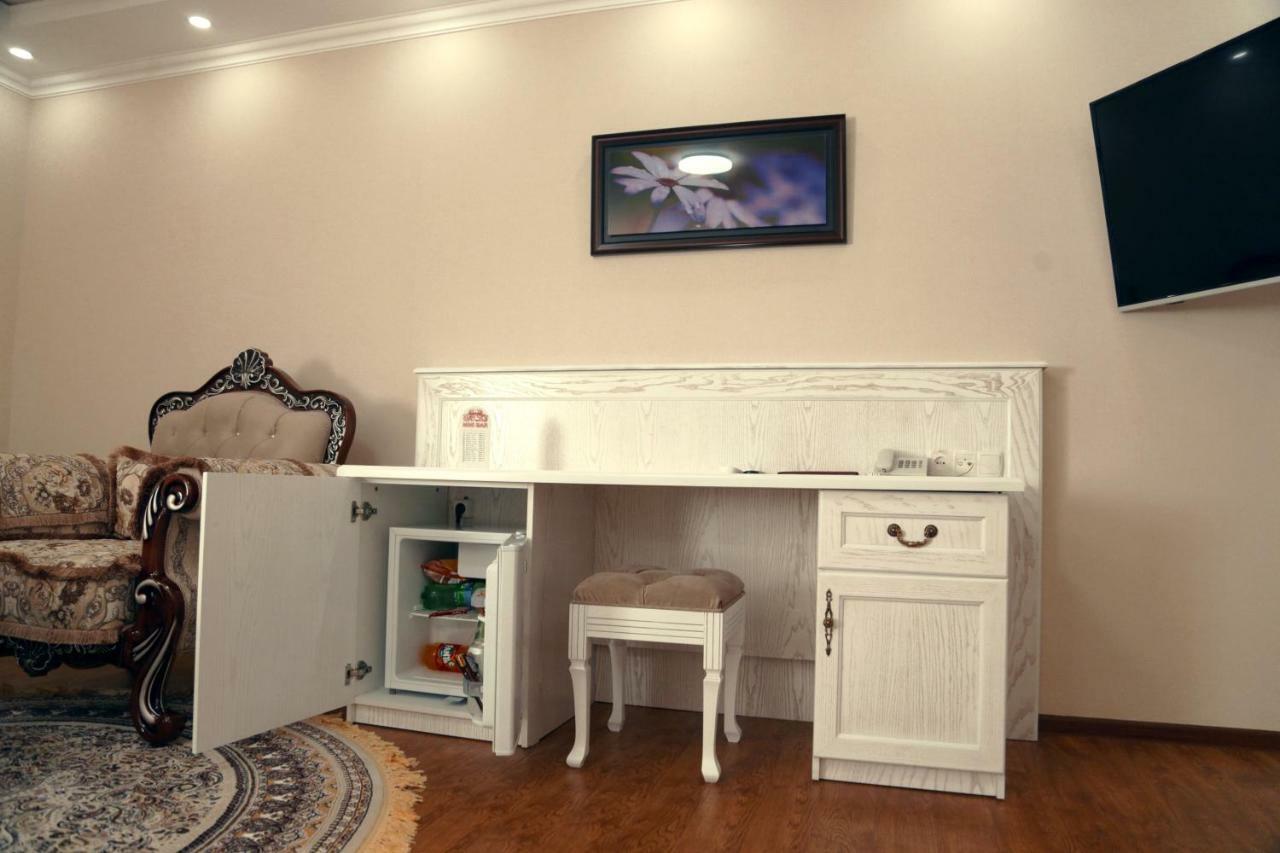 Bravolyuks Hotel 우르겐치 외부 사진