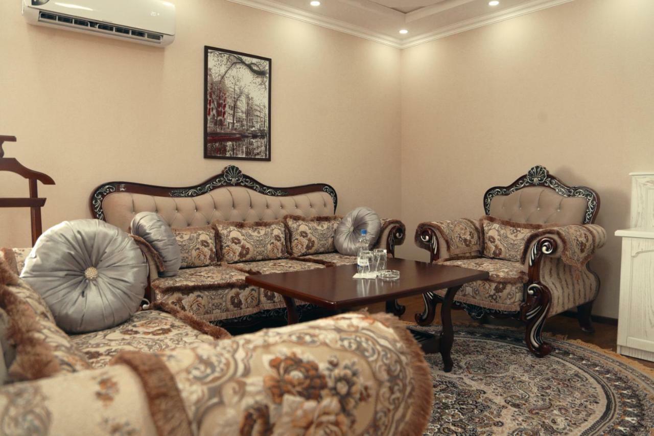 Bravolyuks Hotel 우르겐치 외부 사진