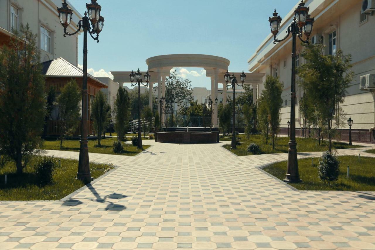 Bravolyuks Hotel 우르겐치 외부 사진