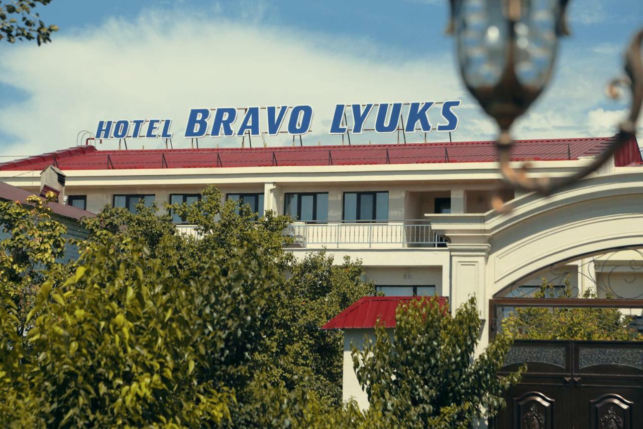 Bravolyuks Hotel 우르겐치 외부 사진