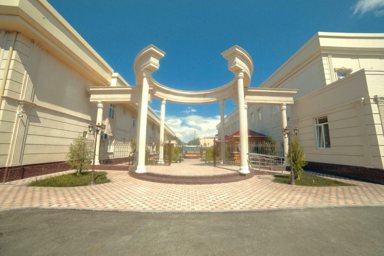 Bravolyuks Hotel 우르겐치 외부 사진