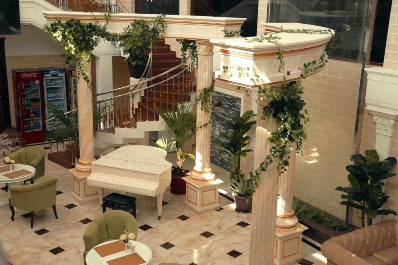 Bravolyuks Hotel 우르겐치 외부 사진