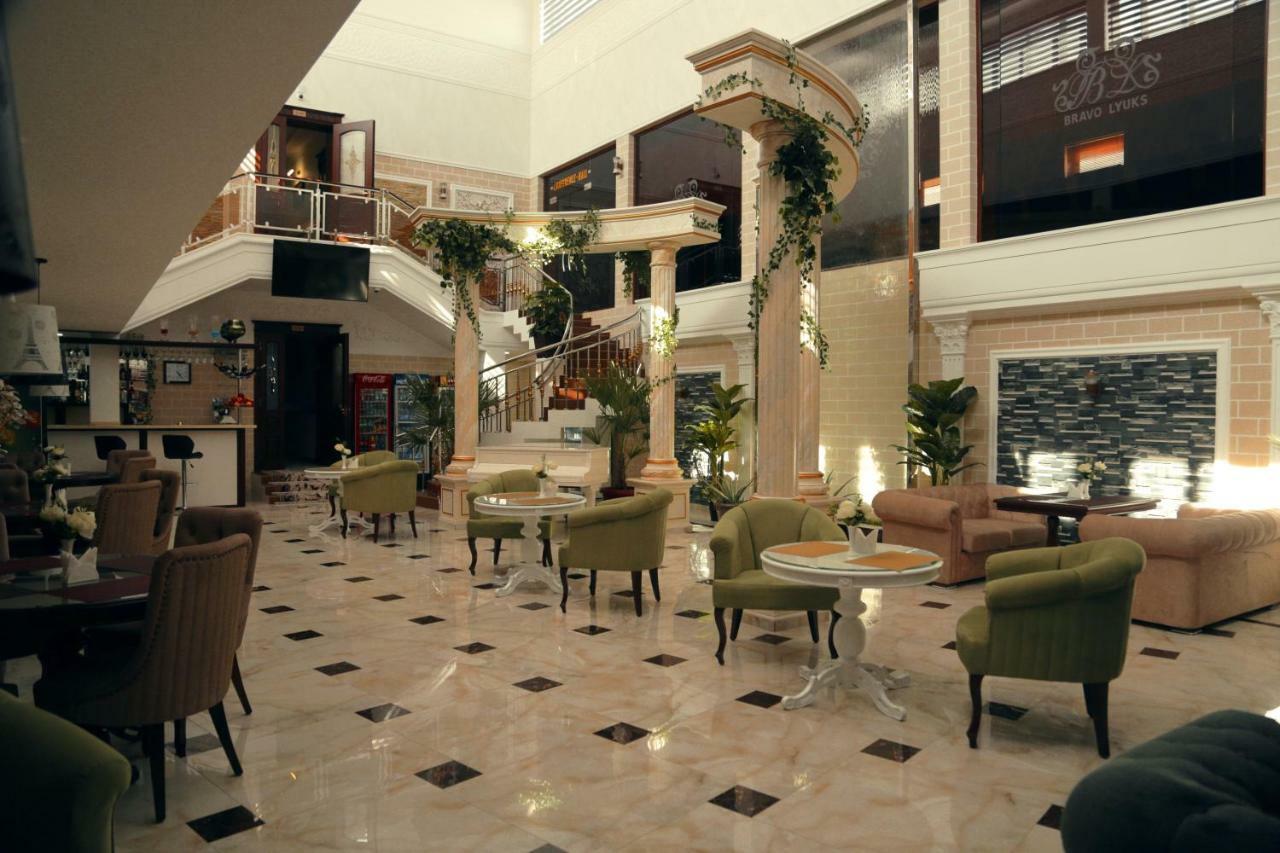 Bravolyuks Hotel 우르겐치 외부 사진