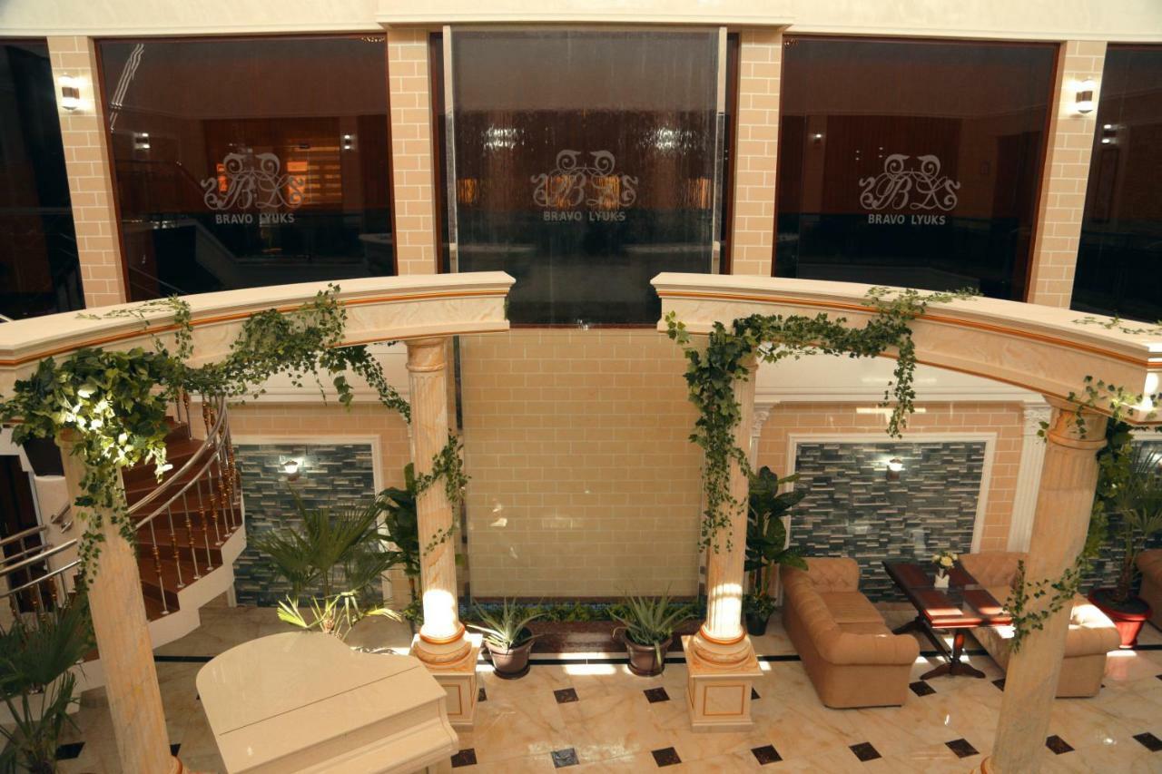Bravolyuks Hotel 우르겐치 외부 사진