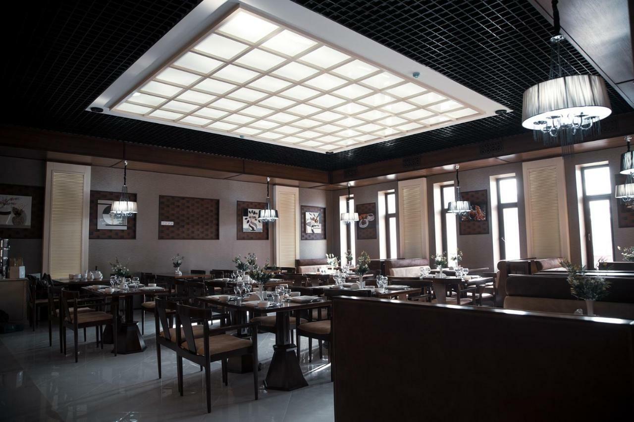 Bravolyuks Hotel 우르겐치 외부 사진