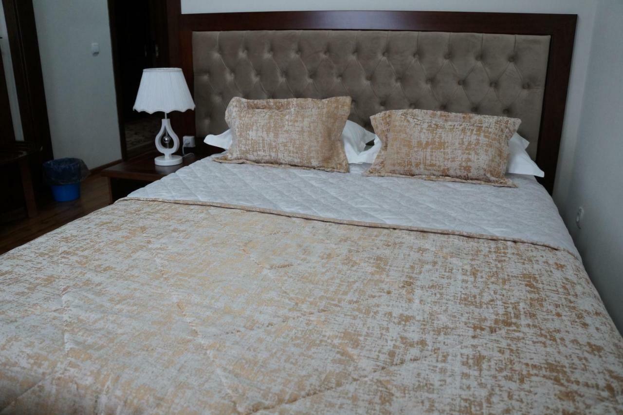 Bravolyuks Hotel 우르겐치 외부 사진