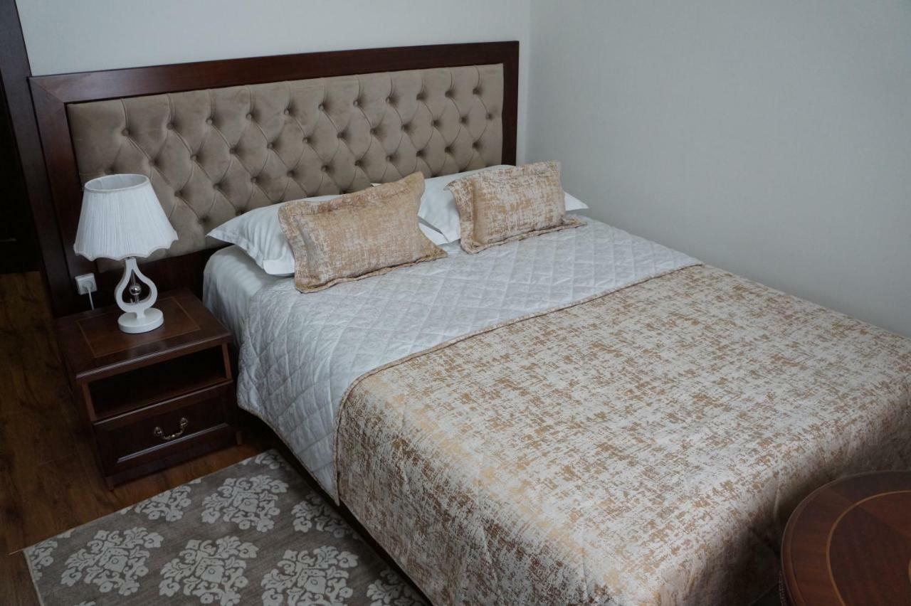 Bravolyuks Hotel 우르겐치 외부 사진