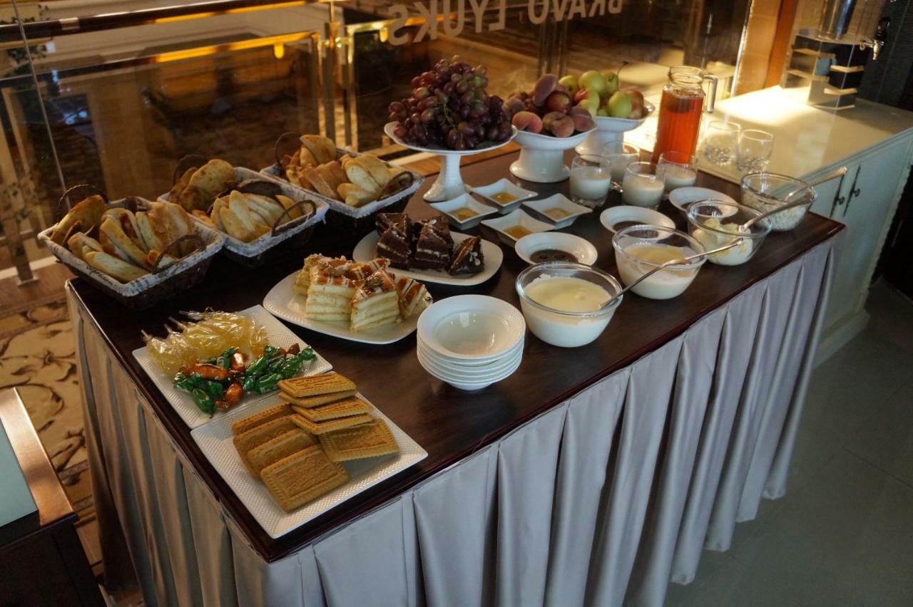 Bravolyuks Hotel 우르겐치 외부 사진