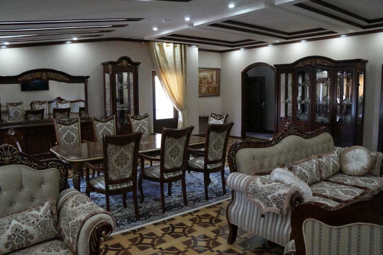 Bravolyuks Hotel 우르겐치 외부 사진