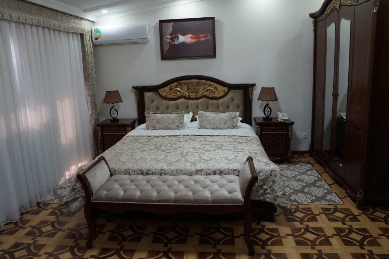 Bravolyuks Hotel 우르겐치 외부 사진
