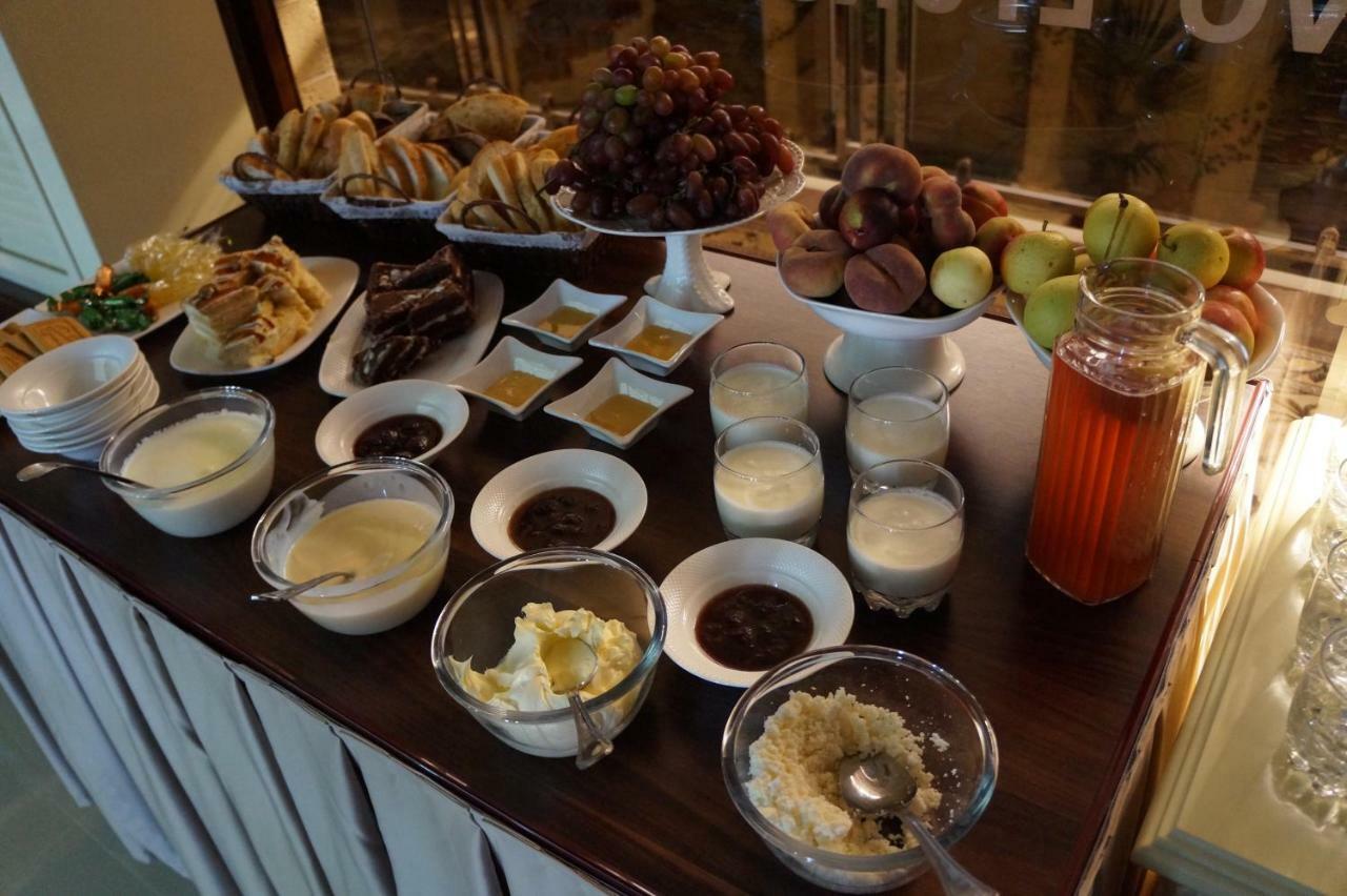 Bravolyuks Hotel 우르겐치 외부 사진
