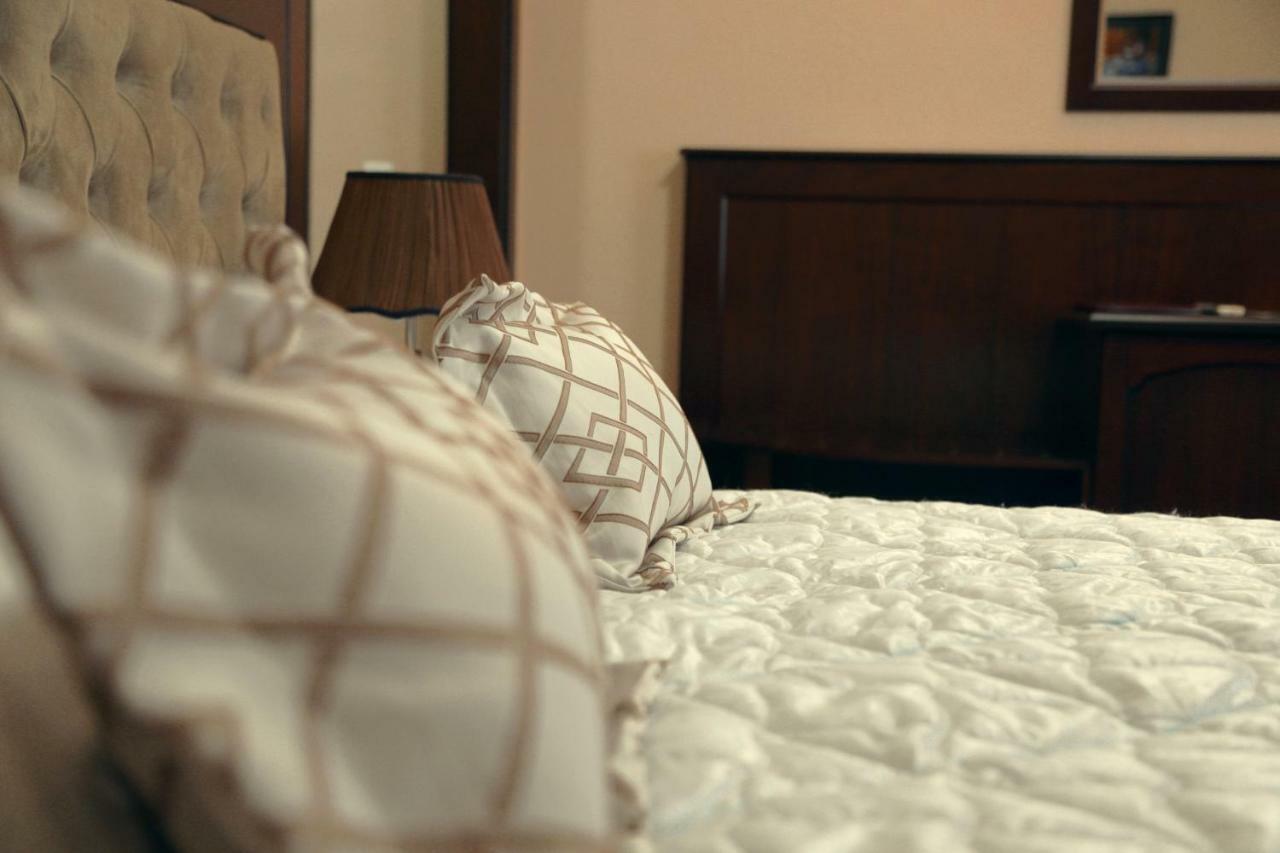 Bravolyuks Hotel 우르겐치 외부 사진